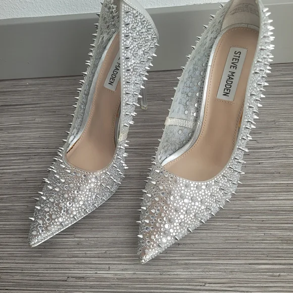 NWT Steve Madden Clear Rhinestone Studded Pointed-Toe Pumps - Picture 9 of 9